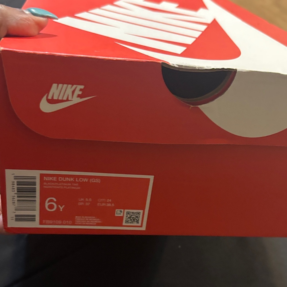 Nike Dunk Low GS Red Shoe Box